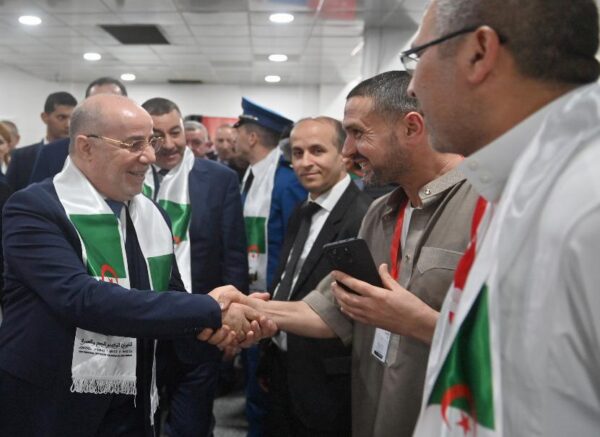 Alger (Hadj 1446)  : Le premier groupe de pèlerins algériens quitte la pays pour les lieux saints