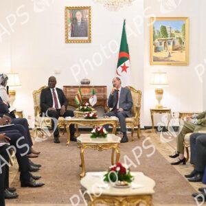 Le président de la Cour constitutionnelle reçoit une délégation de la Cour constitutionnelle du Zimbabwe