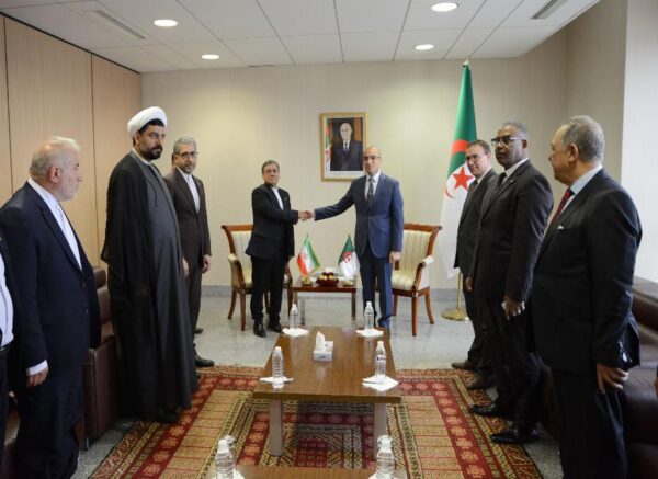 M.Chaib reçoit le président du Groupe parlementaire d'amitié Iran-Algérie au Conseil de la choura islamique iranien