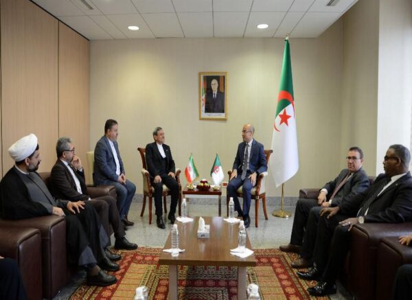 M.Chaib reçoit le président du Groupe parlementaire d'amitié Iran-Algérie au Conseil de la choura islamique iranien