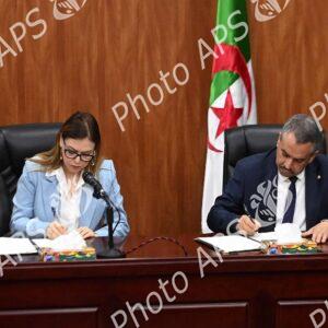 Signature d'une convention cadre portant sur les mécanismes de travail conjoint dans la lutte contre la corruption