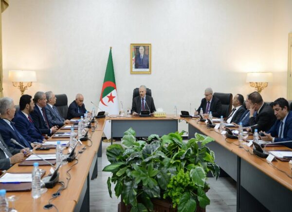 Le président du Conseil de la Nation préside une réunion de coordination avec les présidents des groupes parlementaires