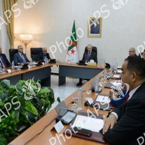 Le président du Conseil de la Nation préside une réunion de coordination avec les présidents des groupes parlementaires