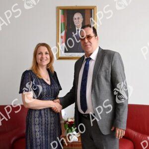 Le ministre de la communication reçoit l'ambassadrice de Slovénie en Algérie