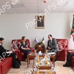Le ministre de la communication reçoit l'ambassadrice de Slovénie en Algérie