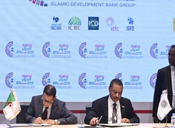 Assemblées annuelles de la BID : signature de conventions de financement et de mémorandums d'entente