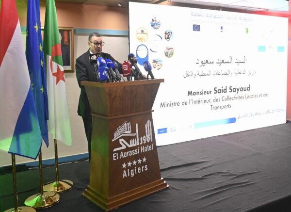 M. Sayoud préside la cérémonie de lancement du programme "ADIL"